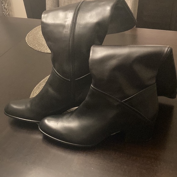 Brand New Stuart Weitzman Boots - Picture 5 of 8